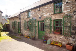 Yr Hen Efail - Old Smithy